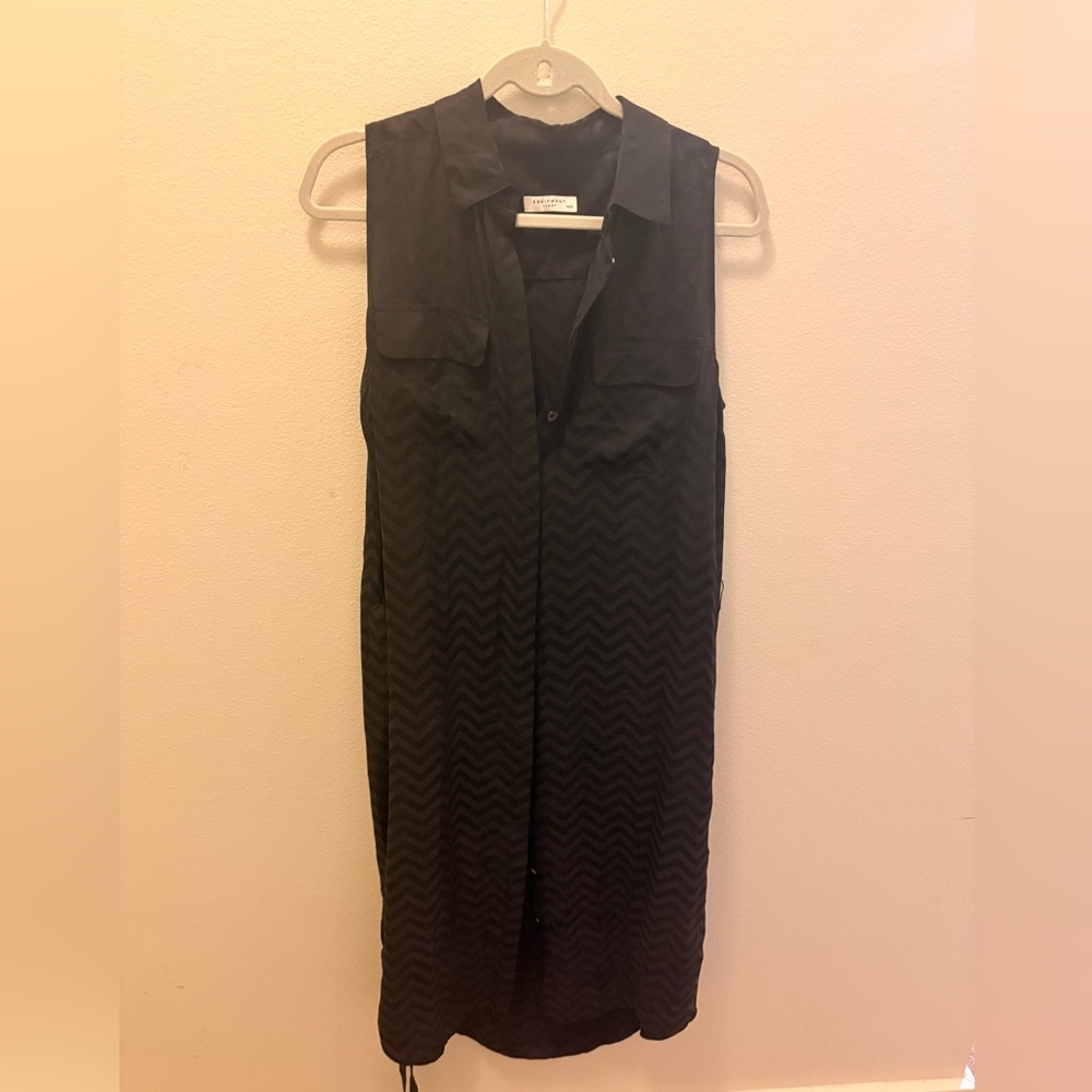 Black Sleeveless Chevron Dress